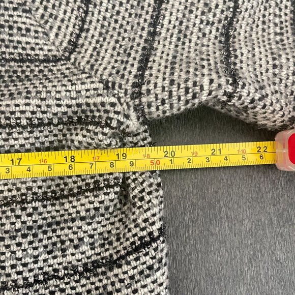 Chico's Tweed Gray/Black Open Cardigan With Lace, Size 3 - Picture 5 of 7